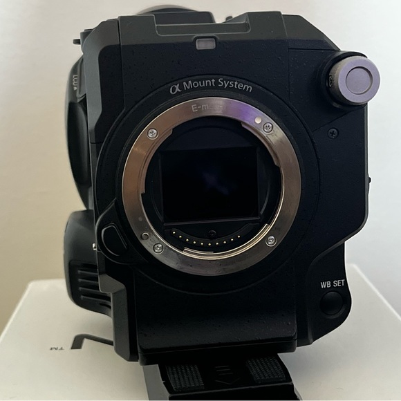 Sony PXW-FS5 - Picture 5 of 15